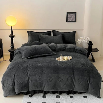 VelvetDream™ 4-Piece Bedding Set (Duvet Cover + Fitted Sheet + 2 Pillowcases)