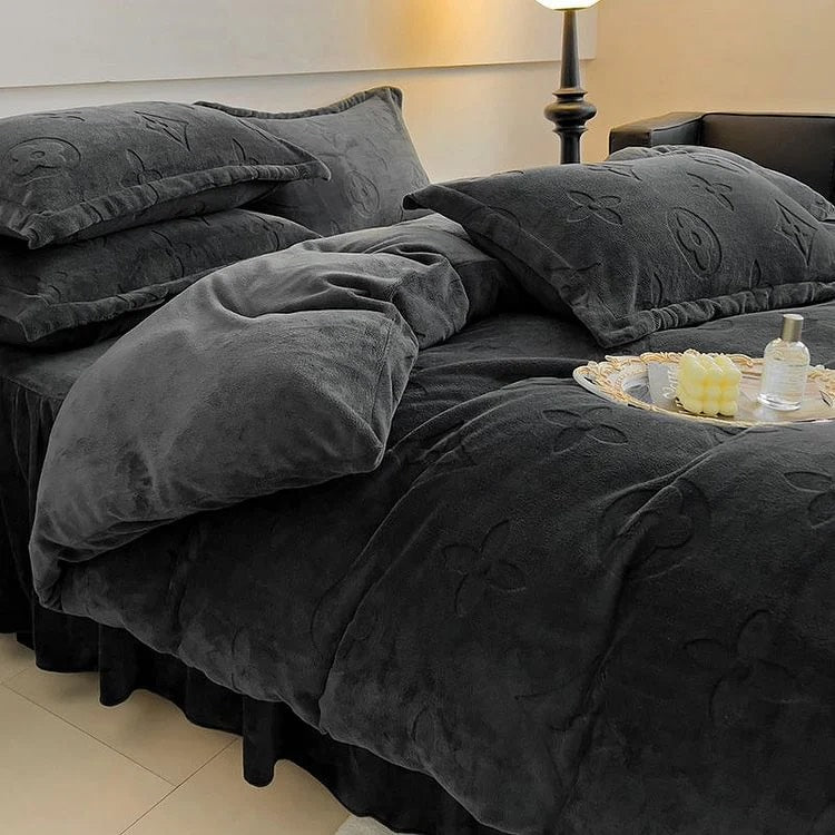 VelvetDream™ 4-Piece Bedding Set (Duvet Cover + Fitted Sheet + 2 Pillowcases)
