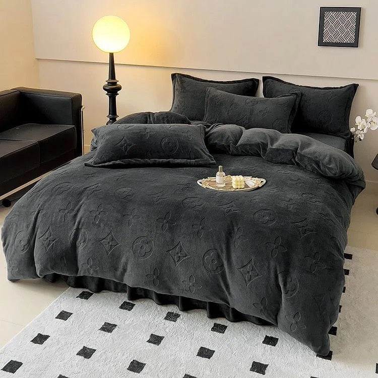 VelvetDream™ 4-Piece Bedding Set (Duvet Cover + Fitted Sheet + 2 Pillowcases)