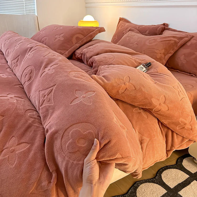 VelvetDream™ 4-Piece Bedding Set (Duvet Cover + Fitted Sheet + 2 Pillowcases)